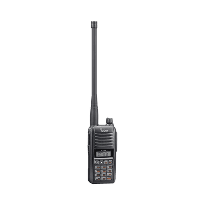Radio portátil aéreo con Bluetooth incluido, rango de frecuencia 118-136.99166MHz, 6W PEP, 200 canales alfanuméricos, pantalla de 8 caracteres, incluye: batería, cargador, antena y clip