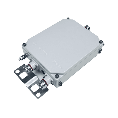 DIPLEXOR 617-220 MHz/ 2300-2700 MHz, 200 W, -161dBc Conector 4.3-10, IP67